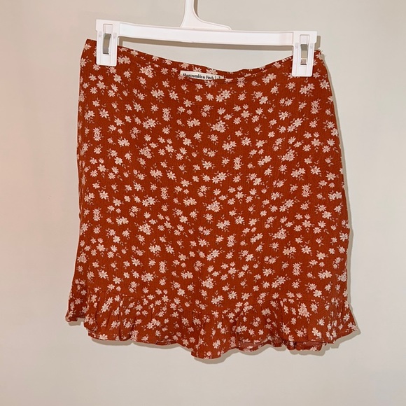 Abercrombie & Fitch Dresses & Skirts - NWT Abercrombie Mini Skirt